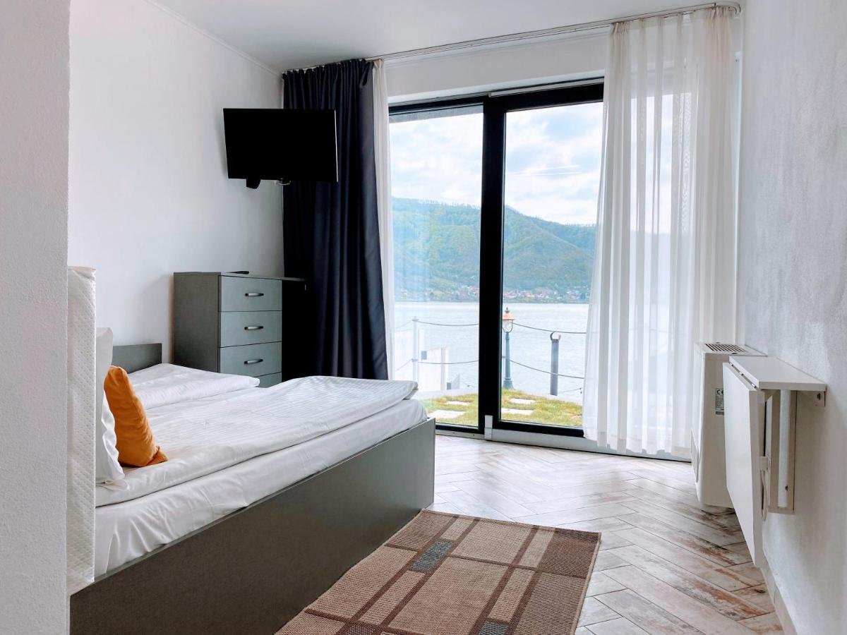 Noah River House Orşova Eksteriør bilde